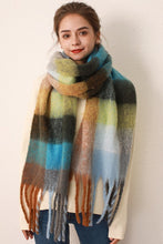 Load image into Gallery viewer, Thermal Fringe Contrast Plaid Scarf
